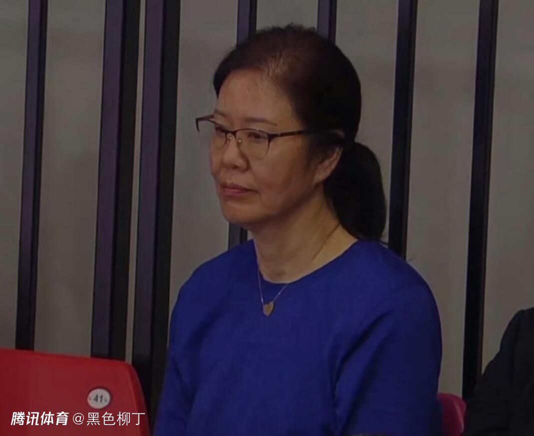 最操蛋的是，现在各国都不愿意跟万龙殿合作，后续的收入几乎全断掉了，谁知道要停到什么时候才能有转机？照这么算下去的话，这次前前后后的损失加起来，几十亿美元都未必能够压得住。
